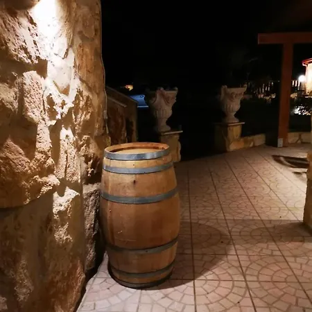 Di Dino Villa *